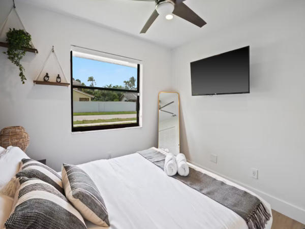 Luxury Miami Vacation Rental 3 Bedroom - Private Pool Oasis, Game Room & Family Friendly